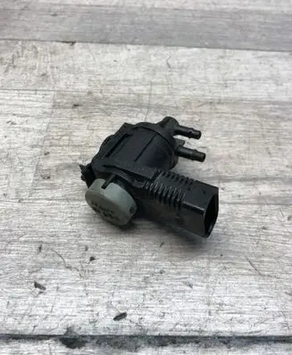 Volkswagen Jetta VI Turbo solenoid valve 1K0906283A