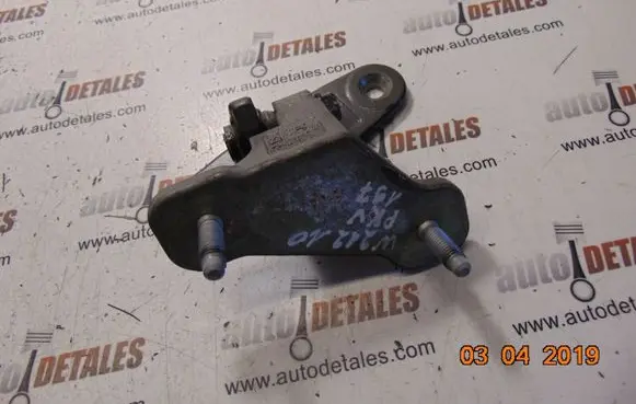 Mercedes-Benz E W212 Front door upper hinge