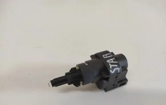 Seat Ibiza III (6L) Brake pedal sensor switch 8Q0945511