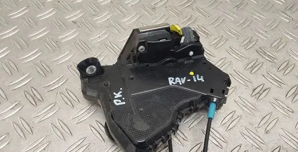 Toyota RAV 4 (XA40) Front door lock 