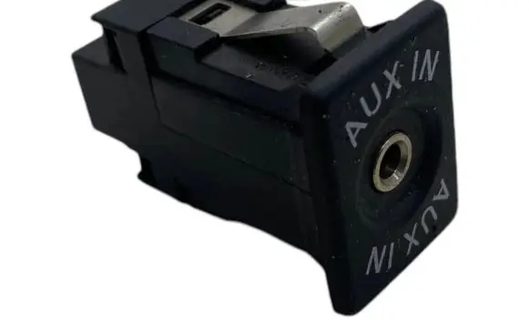 Volkswagen Caddy AUX in-socket connector 5M0035724