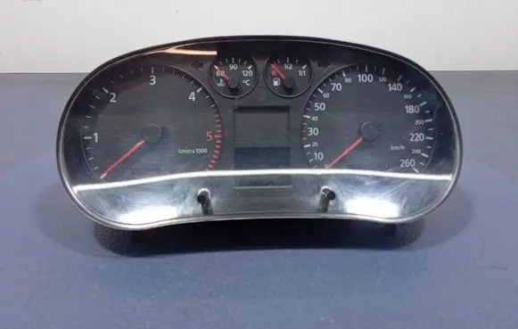 Audi A3 S3 8L Speedometer (instrument cluster) 8L0920900B