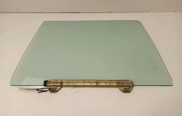Mercedes-Benz 250 280 C CE W114 Rear door window glass