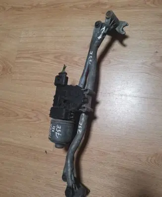 Seat Ibiza III (6L) Front wiper linkage and motor 0390241526 058020122 602955119A