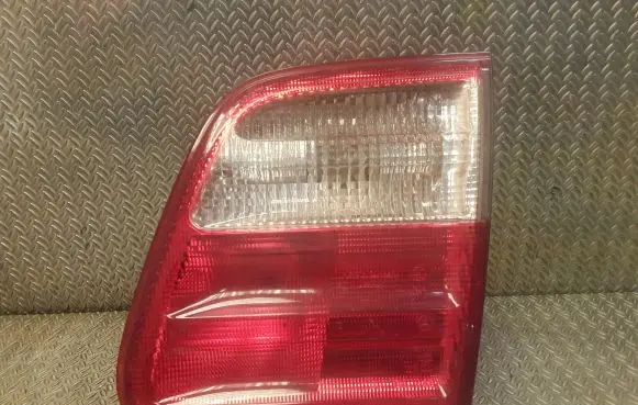 Mercedes-Benz E W210 Tailgate rear/tail lights 2108206264
