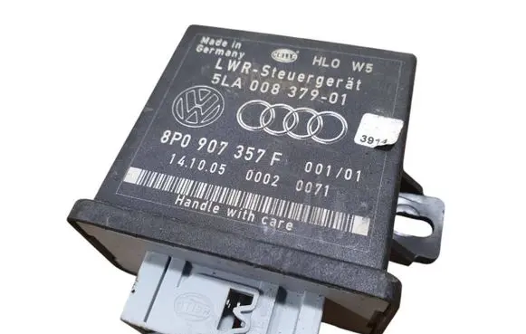 Audi A4 S4 B7 8E 8H Light module LCM 8P0907357F 5LA00837901