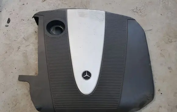 Mercedes-Benz C W203 Engine cover (trim) A6460160624