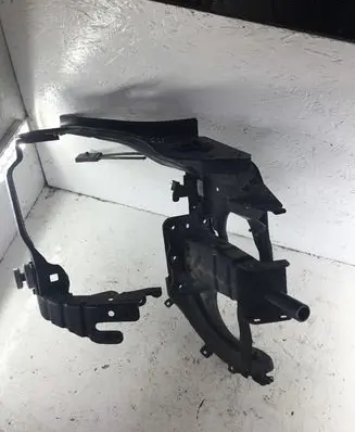 Mercedes-Benz CLS C219 Top upper radiator support slam panel