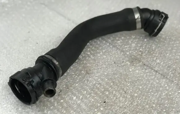 BMW 5 E60 E61 Engine coolant pipe/hose 7789742