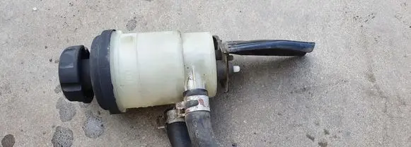 KIA Sorento Power steering fluid tank/reservoir