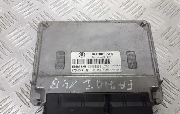 Skoda Fabia Mk1 (6Y) Engine control unit/module 047906033D