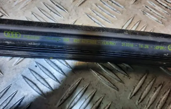 Audi A4 S4 B9 Rubber seal rear door window/glass 8V5839479