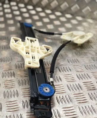 Seat Altea Rear window lifting mechanism without motor