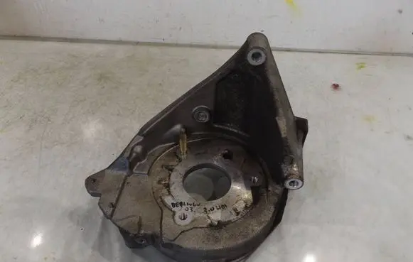 Citroen Berlingo Engine mounting bracket 96389217