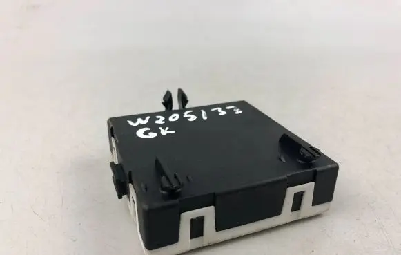 Mercedes-Benz C AMG W205 Door control unit/module A2059001811