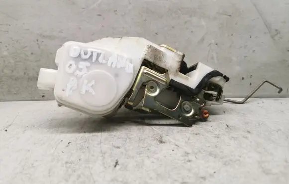 Mitsubishi Outlander Front door lock