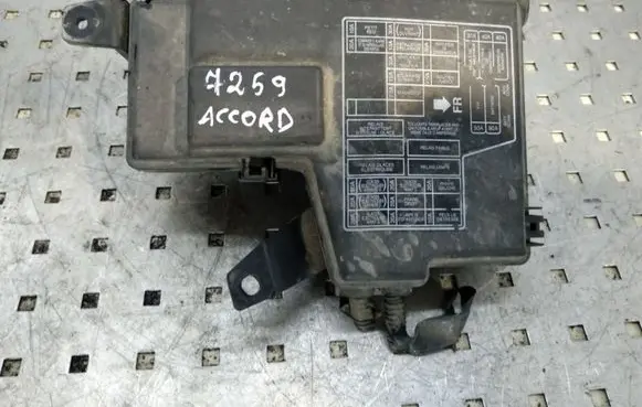 Honda Accord Fuse module 3825ASN7D011 213026042898