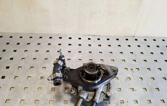 Opel Meriva A Vacuum pump 55193232