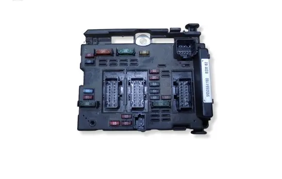 Peugeot 206 Fuse module 9650664180