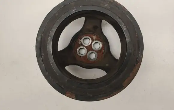 Mercedes-Benz E C207 W207 Crankshaft pulley A6510300803