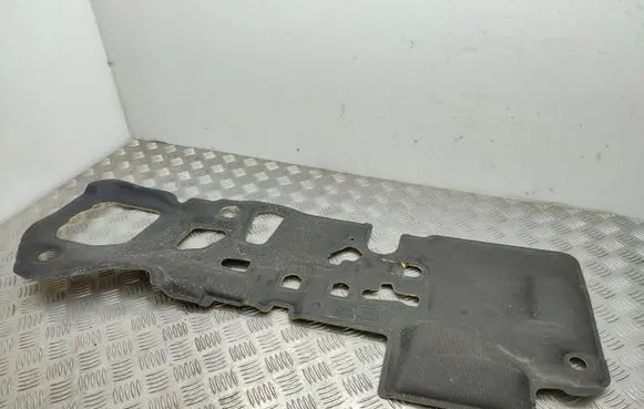 Toyota RAV 4 (XA50) Heat shield in engine bay 