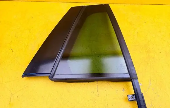Skoda Superb B8 (3V) Rear door window glass 3V9845214