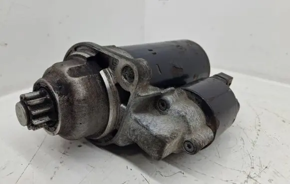 Volkswagen PASSAT B5 Starter motor