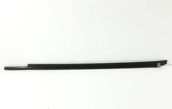 Toyota Yaris Rubber seal rear door window/glass 
