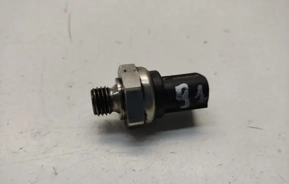 Chrysler 300 - 300C Fuel pressure sensor A0061536028