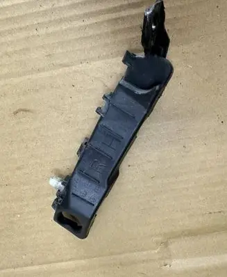 Hyundai i30 Front bumper mounting bracket 86516A6000