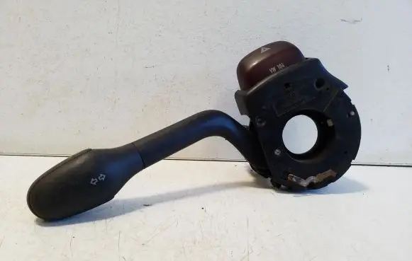 Volkswagen Golf III Indicator stalk DOTSAEQ91