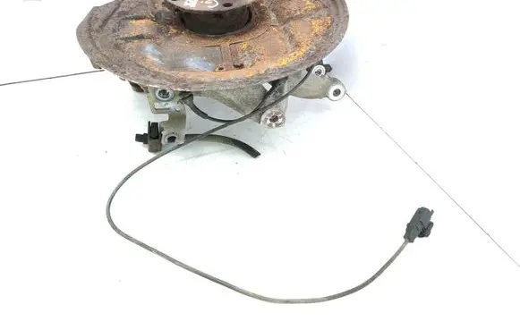 Rear wheel hub spindle/knuckle