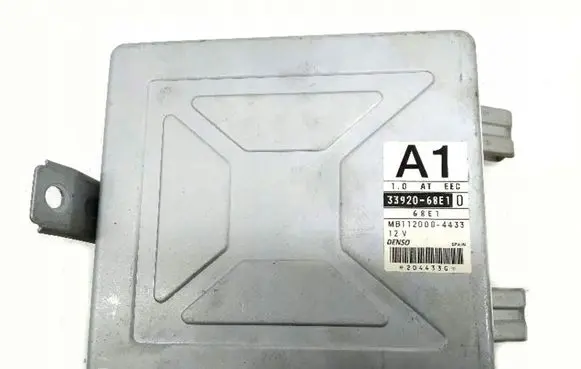 Suzuki Swift Cultus Engine control unit/module 33920680