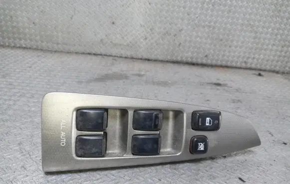 Toyota Corolla Verso E121 Electric window control switch 514569