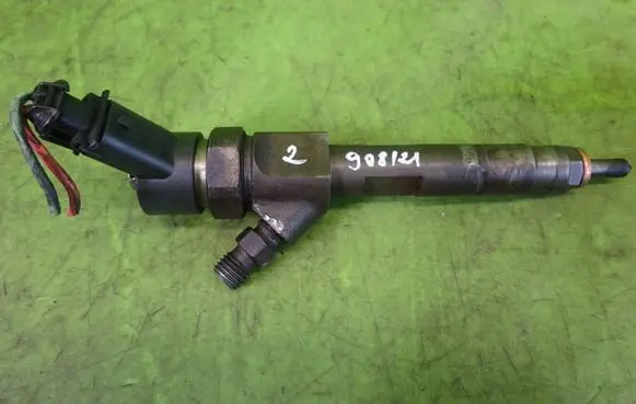 Nissan Primera Fuel injector 0445110110B
