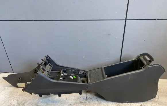 Skoda Superb B8 (3V) Center console