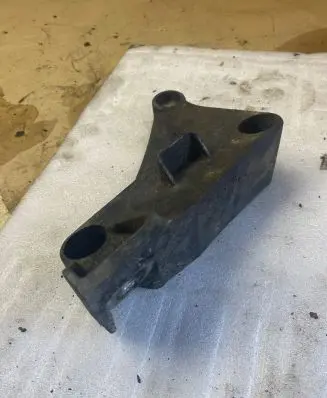 BMW 5 E39 Engine mounting bracket 6750441 6576