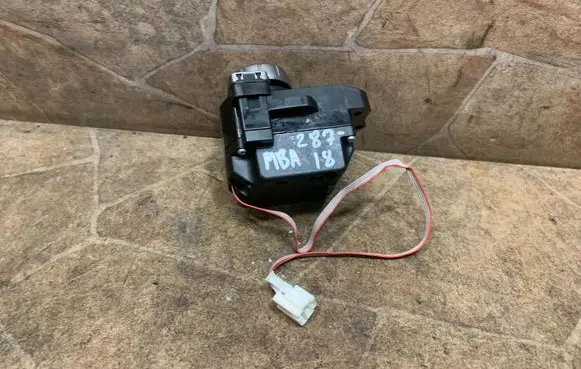 Mercedes-Benz CLS C218 X218 Head unit multimedia control A1728701458
