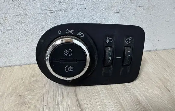 Opel Meriva B Light switch 13294815 251697