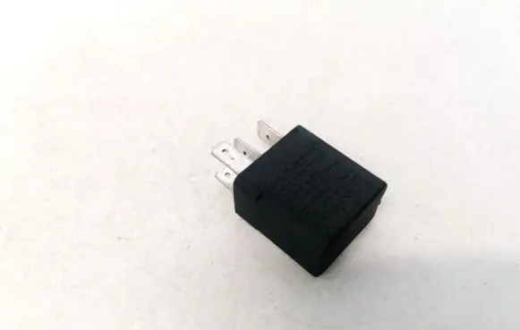 Opel Zafira A Other relay 24432680 70221