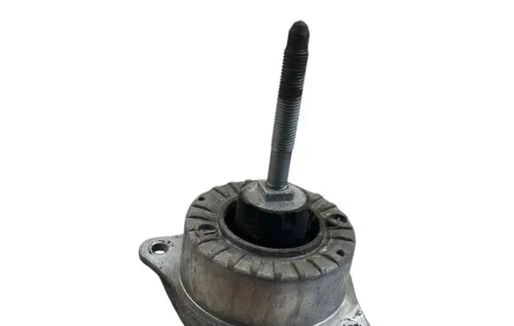 Engine mount bracket