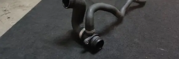 BMW 5 F10 F11 Engine coolant pipe/hose 11537639998