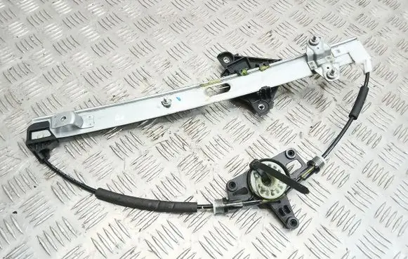 Mazda CX-3 Front window lifting mechanism without motor