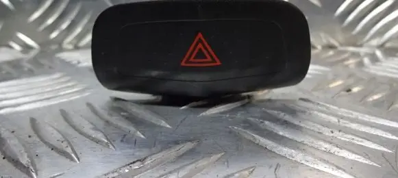 Nissan Primera Hazard light switch