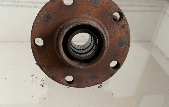Audi A6 S6 C5 4B Front wheel hub