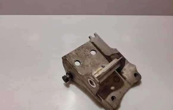 BMW 5 F10 F11 Radiator mount bracket 718651409