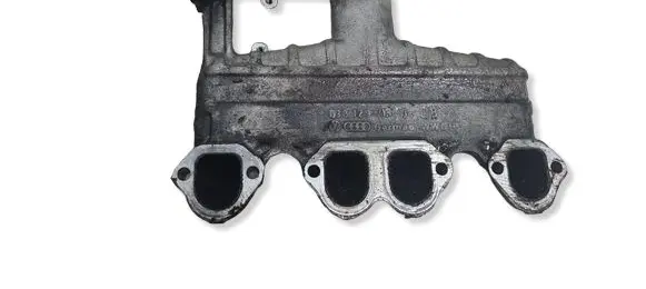 Volkswagen Golf IV Intake manifold 038129713