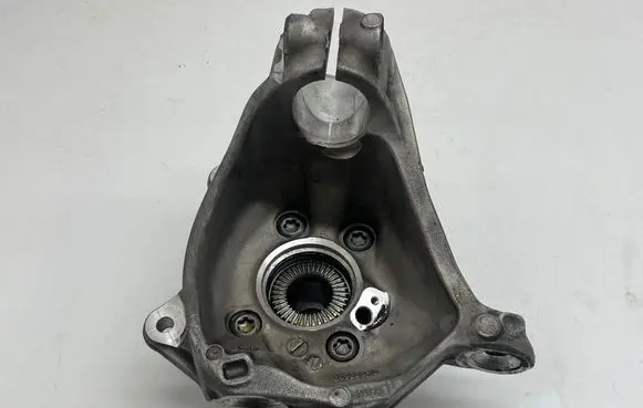 BMW X3 G01 Front wheel hub 20922610 6871483