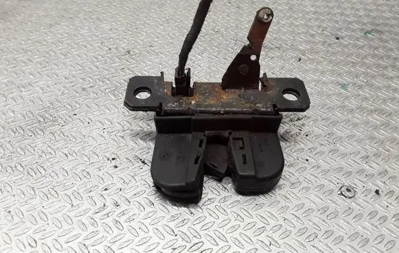 Volkswagen Golf IV Tailgate/trunk/boot lock/catch/latch 1J6827505B