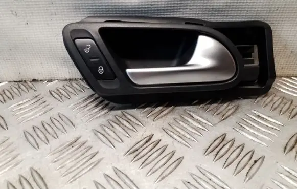 Volkswagen Tiguan Front door interior handle 5N0837198
